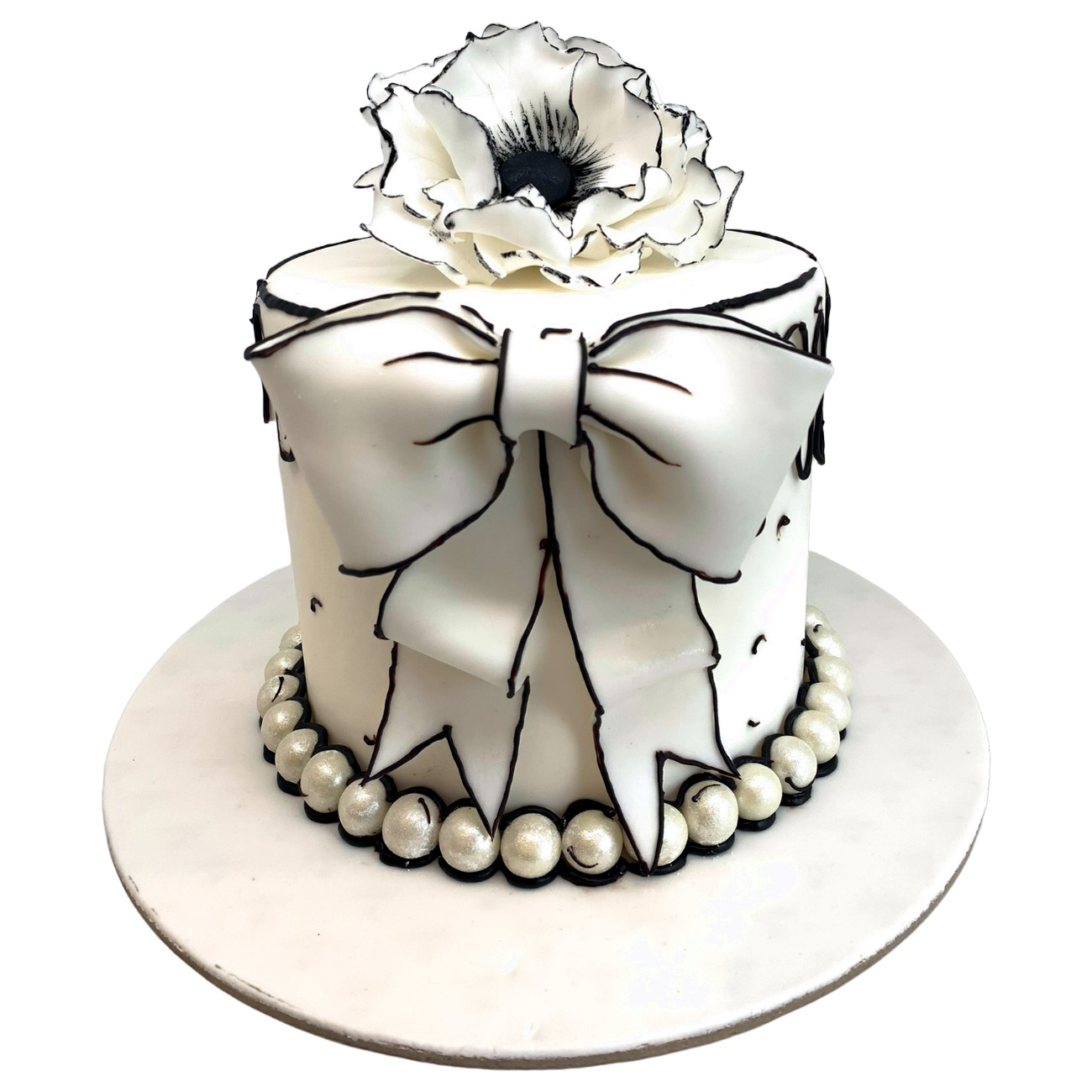 Monochrome Comic Bow Cake